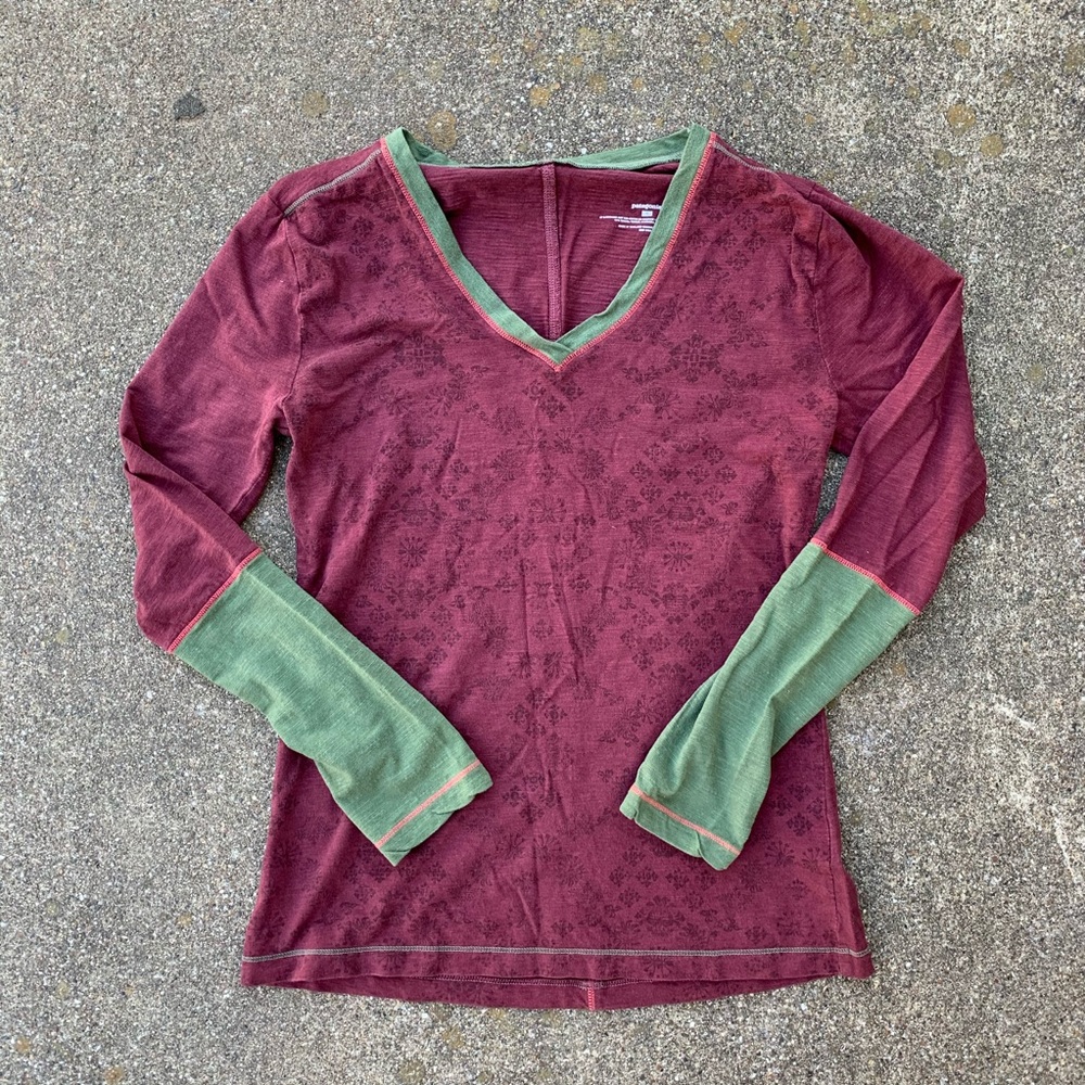 Patagonia long sleeve V neck shirt Sz s